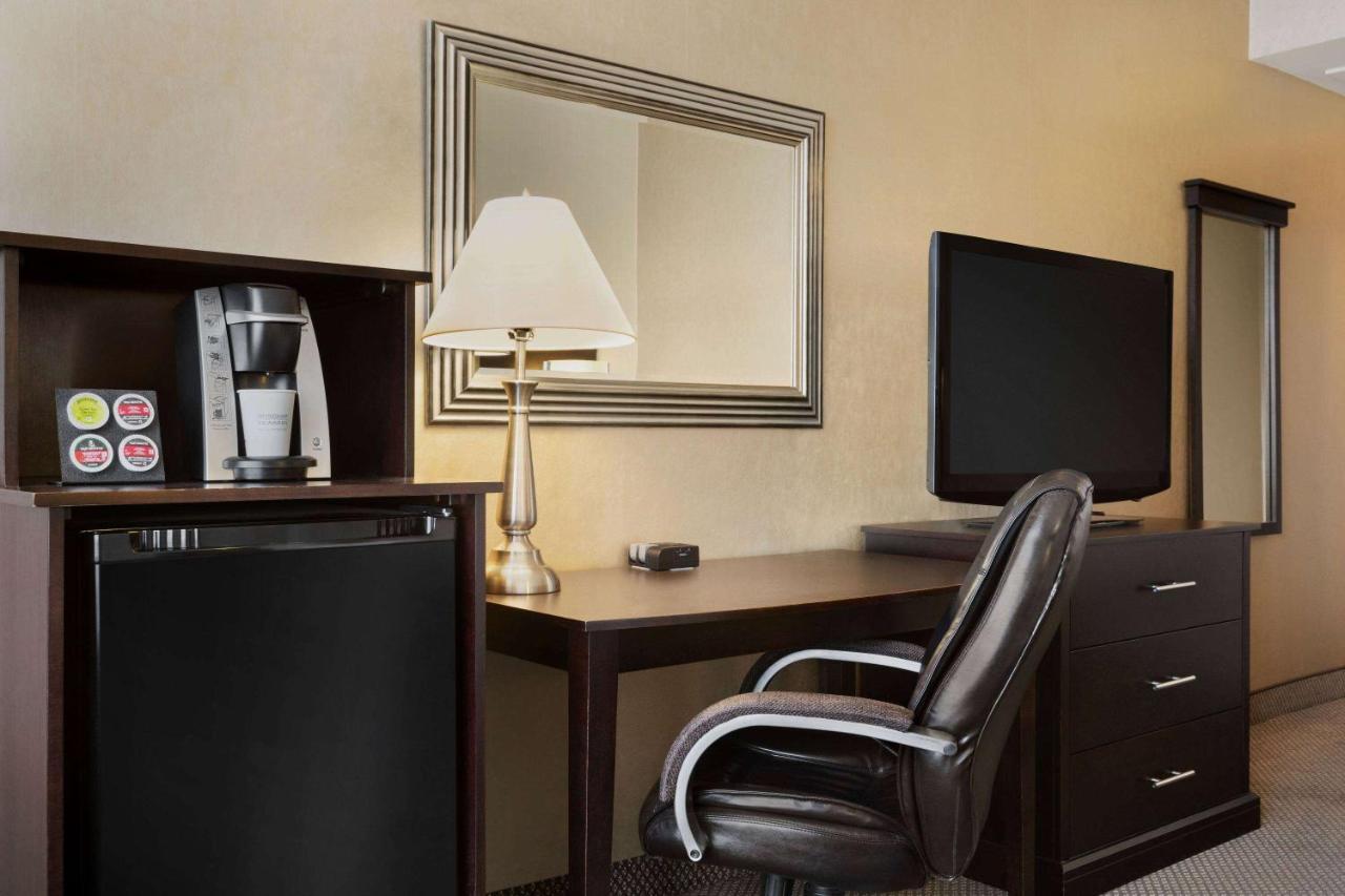 Travelodge By Wyndham Quebec City Hotel & Convention Centre Luaran gambar