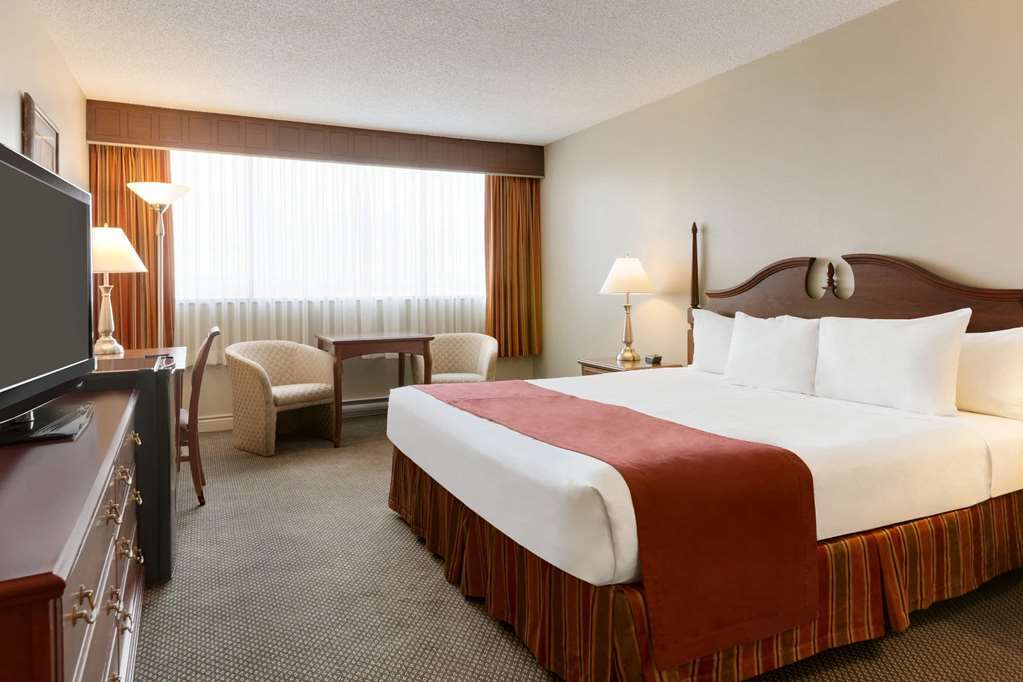 Travelodge By Wyndham Quebec City Hotel & Convention Centre Bilik gambar