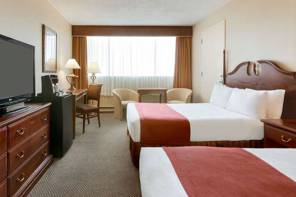 Travelodge By Wyndham Quebec City Hotel & Convention Centre Bilik gambar