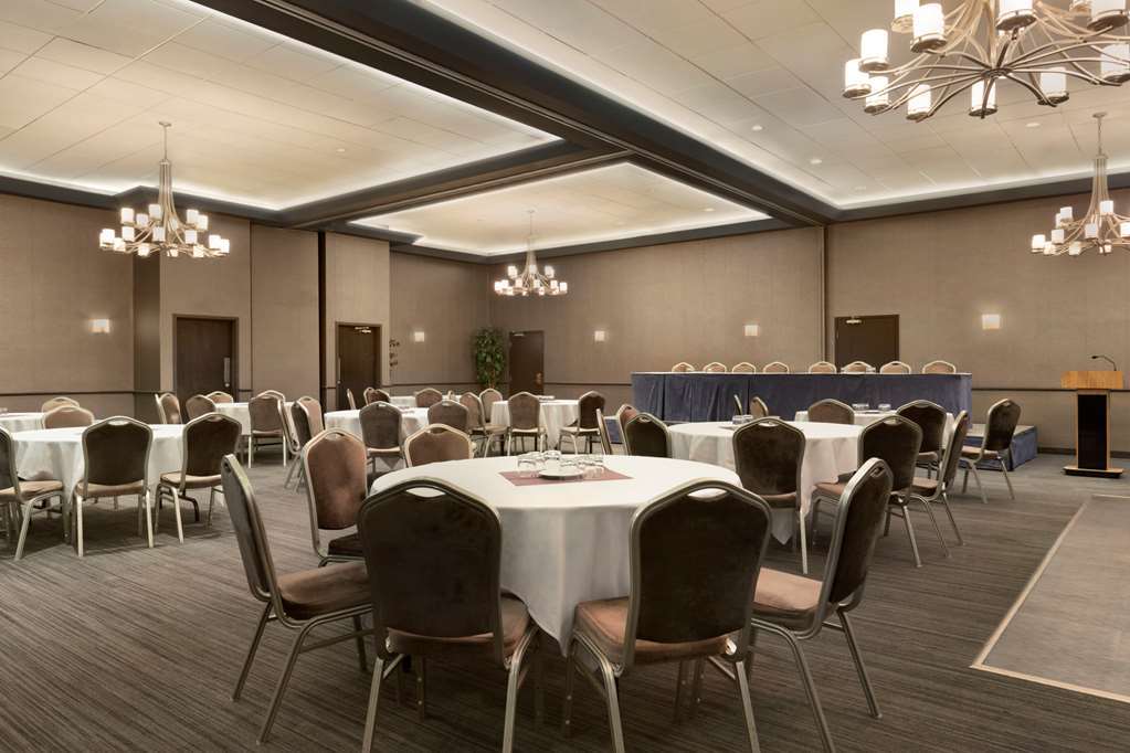 Travelodge By Wyndham Quebec City Hotel & Convention Centre Bilik gambar